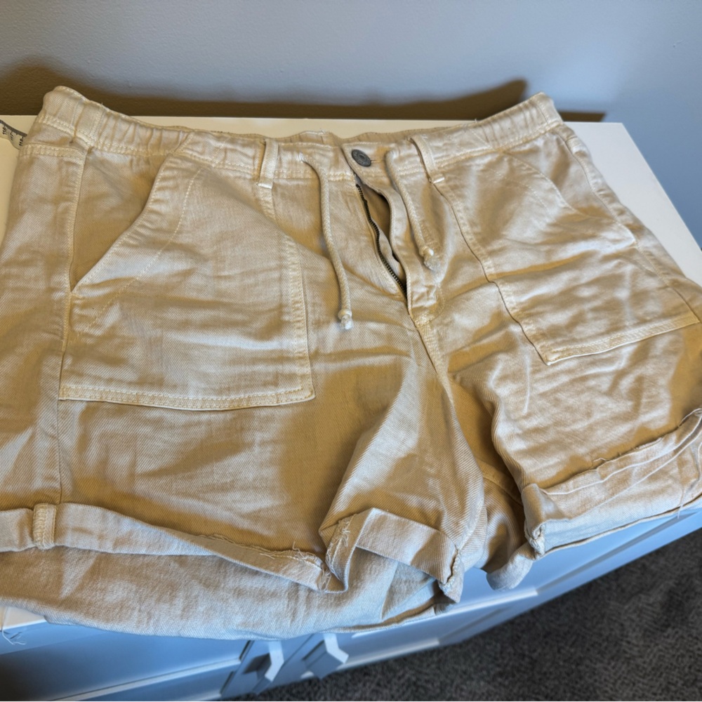 American Eagle Outfitters Stretch Tan Shorts